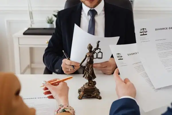 our fees Coalville from EH Mediation - image of couple in joint mediation meeting